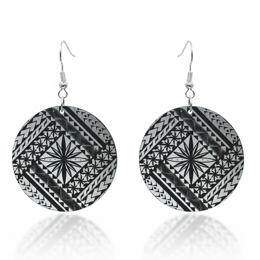 Samoan Round earrings with engraved siapo (tapa) motif in brushed silver metallic.